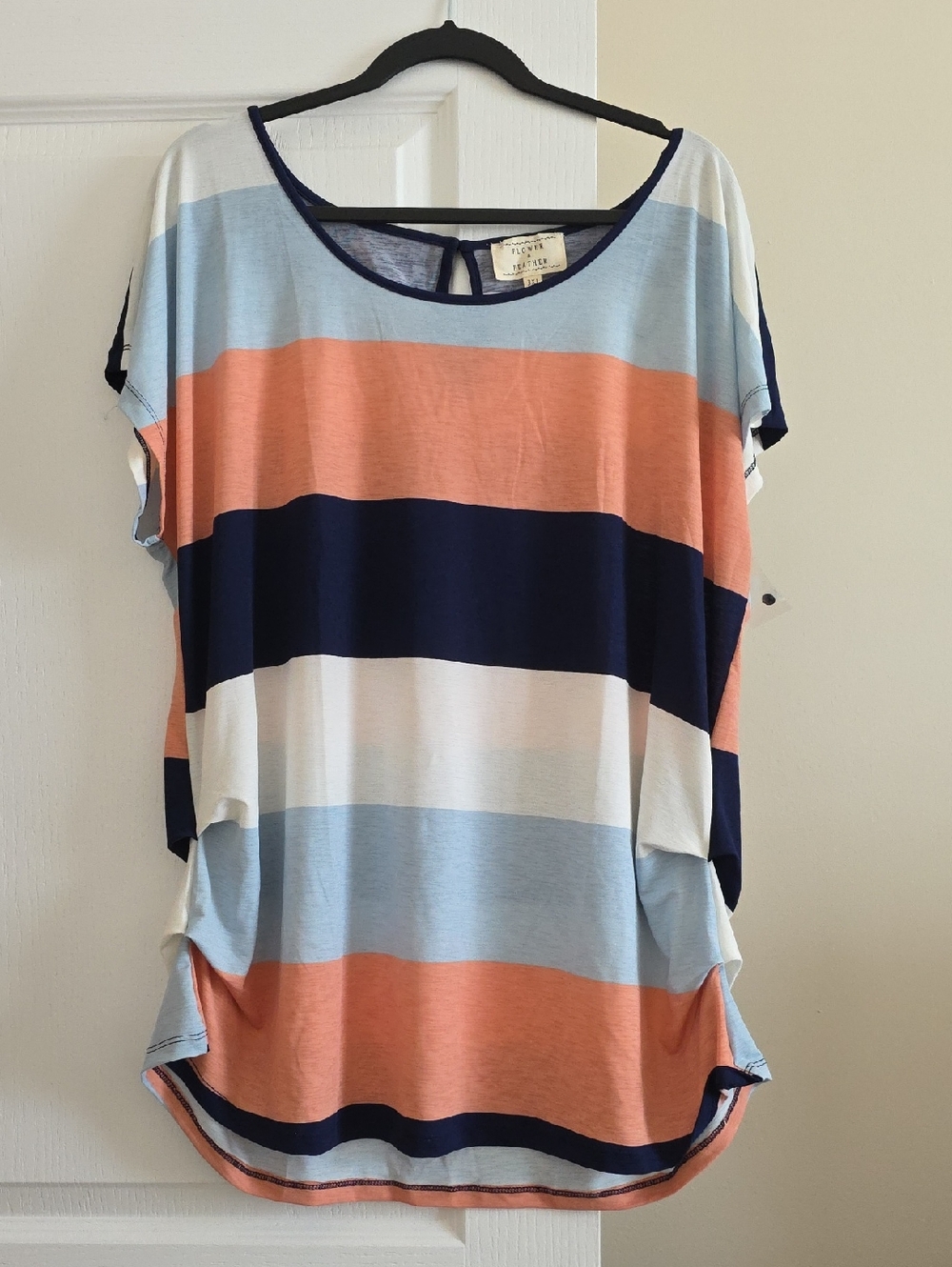 Relaxed Scoop-Neck Short Sleeve Top in Coral, Light Blue & Navy